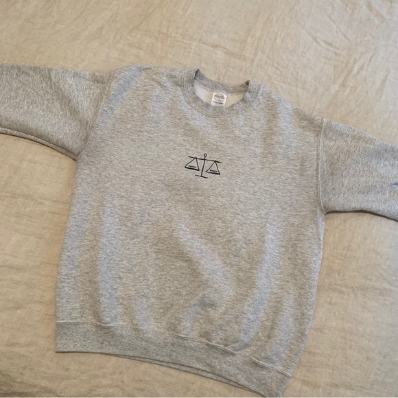 Local Montreal brand graphic crew neck sweatshirt - medium - Picture 8 of 9